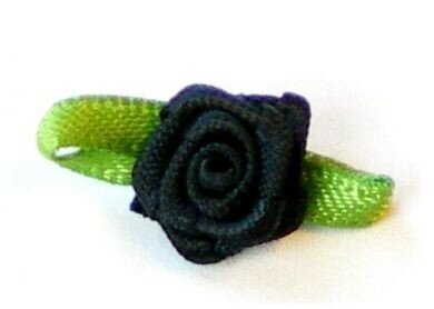 Zwart roosje op strikje, 20mm