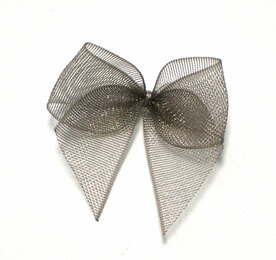 Organza strikjes grijs